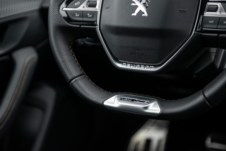 Peugeot 508 SW GT: la prova su strada