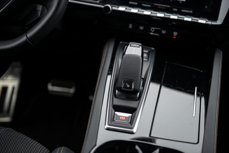 Peugeot 508 SW GT: la prova su strada