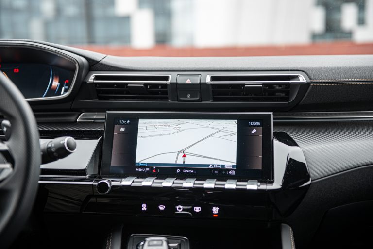 Peugeot 508 SW GT: la prova su strada