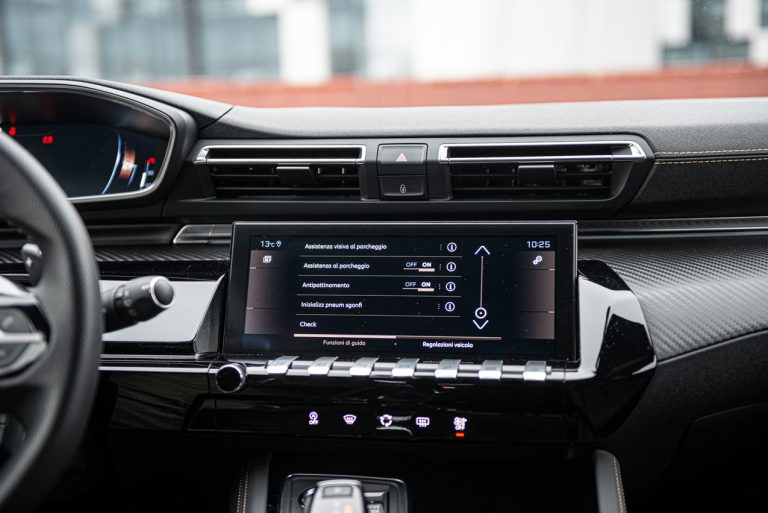 Peugeot 508 SW GT: la prova su strada