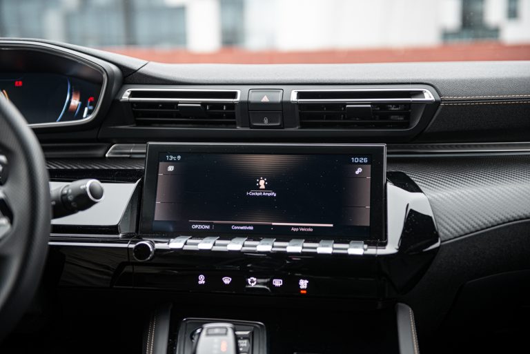 Peugeot 508 SW GT: la prova su strada