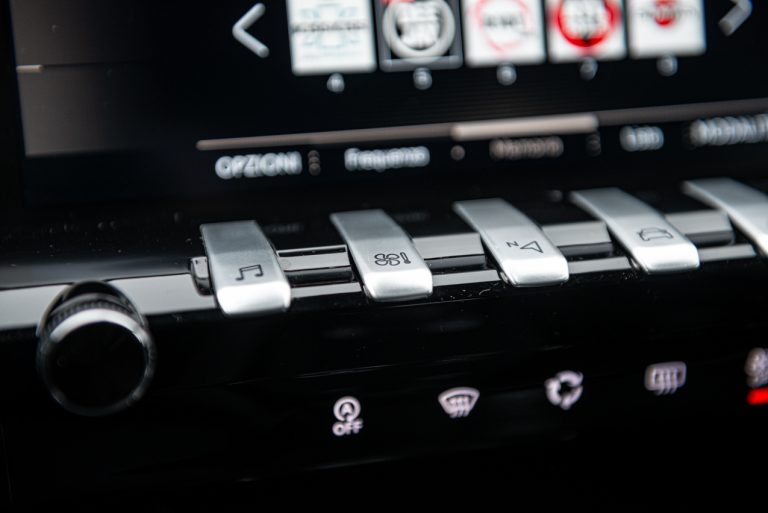 Peugeot 508 SW GT: la prova su strada