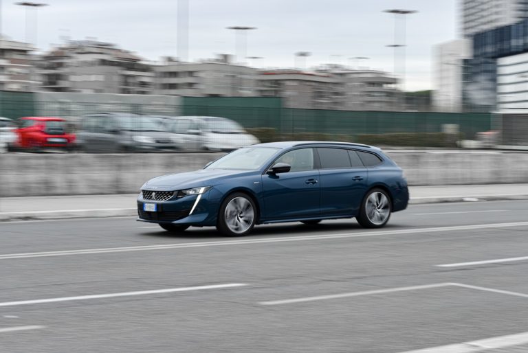 Peugeot 508 SW GT: la prova su strada