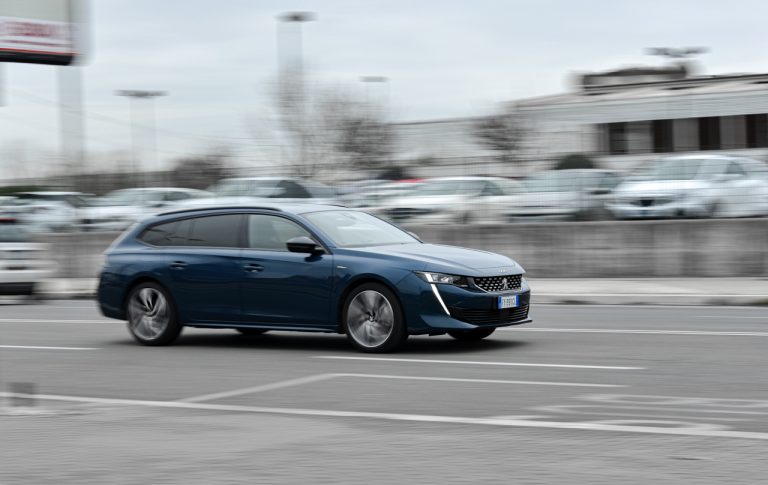 Peugeot 508 SW GT: la prova su strada