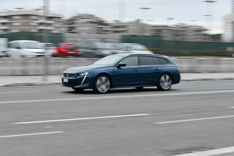 Peugeot 508 SW GT: la prova su strada