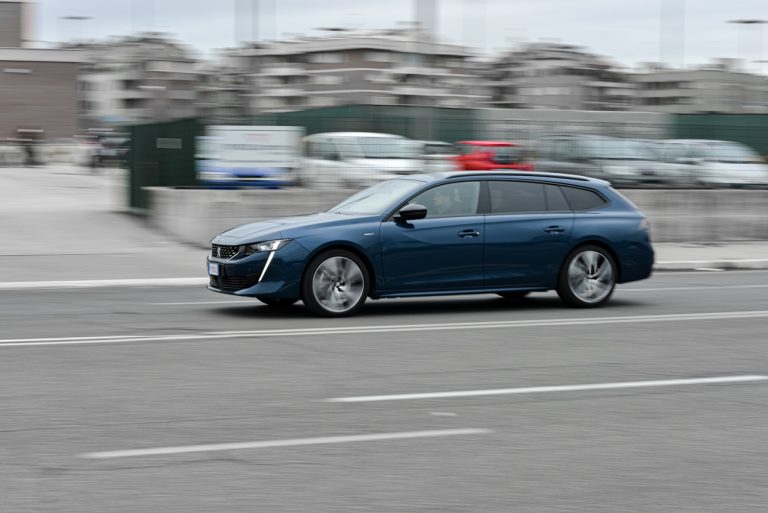 Peugeot 508 SW GT: la prova su strada