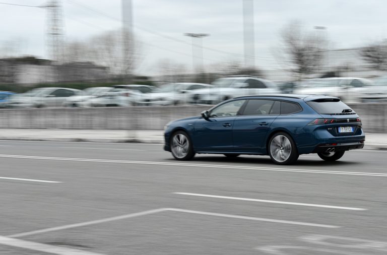 Peugeot 508 SW GT: la prova su strada