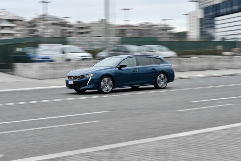 Peugeot 508 SW GT: la prova su strada