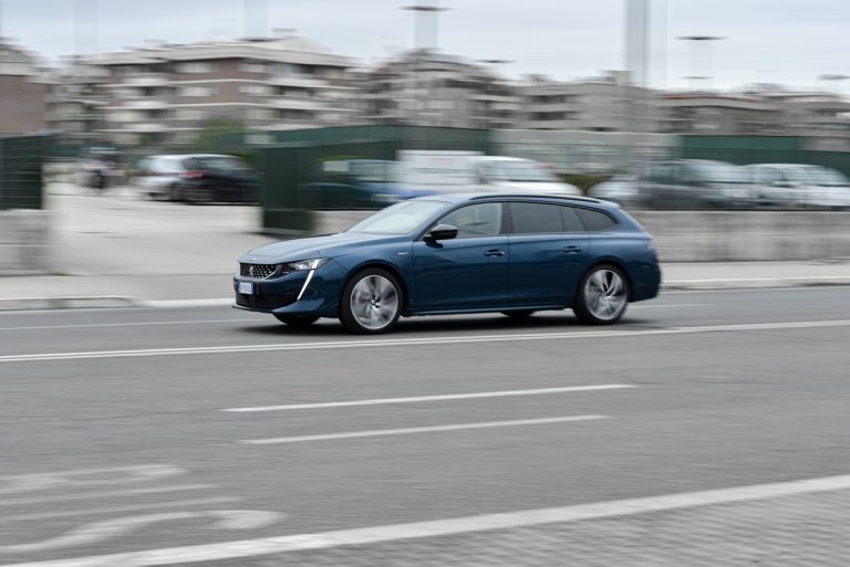 Peugeot 508 SW GT: la prova su strada