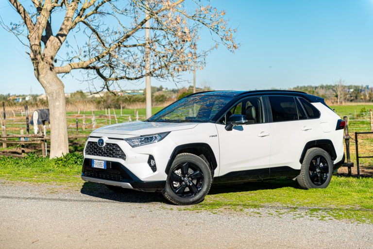 Toyota Rav4 2.5 HV Style: la prova su strada