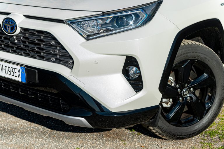Toyota Rav4 2.5 HV Style: la prova su strada