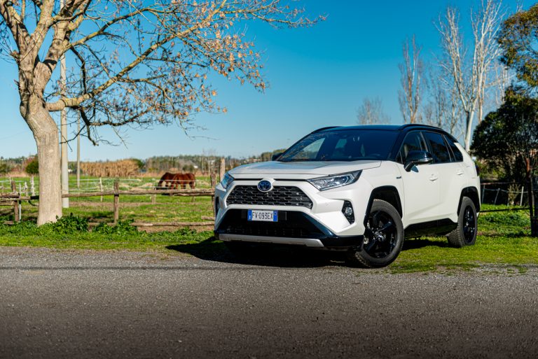 Toyota Rav4 2.5 HV Style: la prova su strada