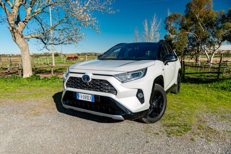 Toyota Rav4 2.5 HV Style: la prova su strada