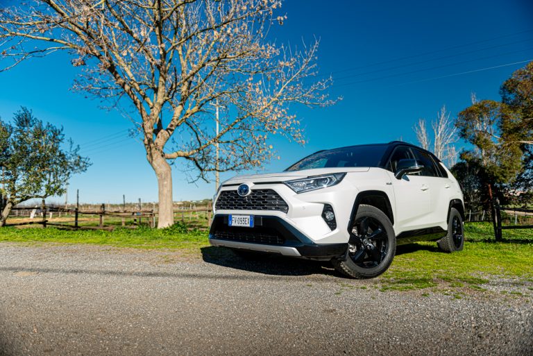 Toyota Rav4 2.5 HV Style: la prova su strada