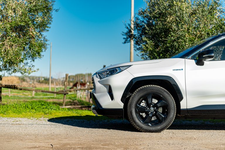 Toyota Rav4 2.5 HV Style: la prova su strada