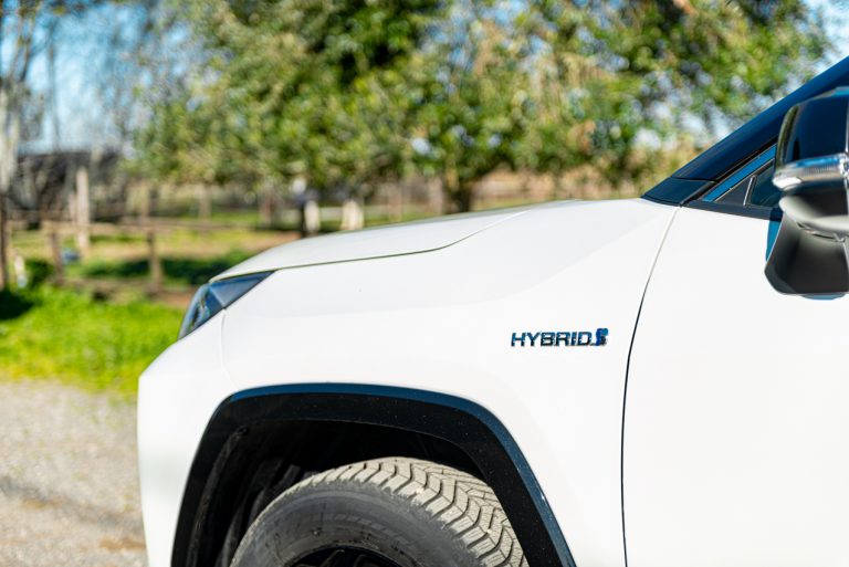 Toyota Rav4 2.5 HV Style: la prova su strada