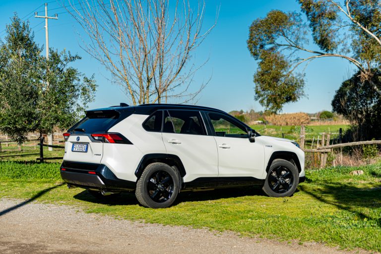 Toyota Rav4 2.5 HV Style: la prova su strada