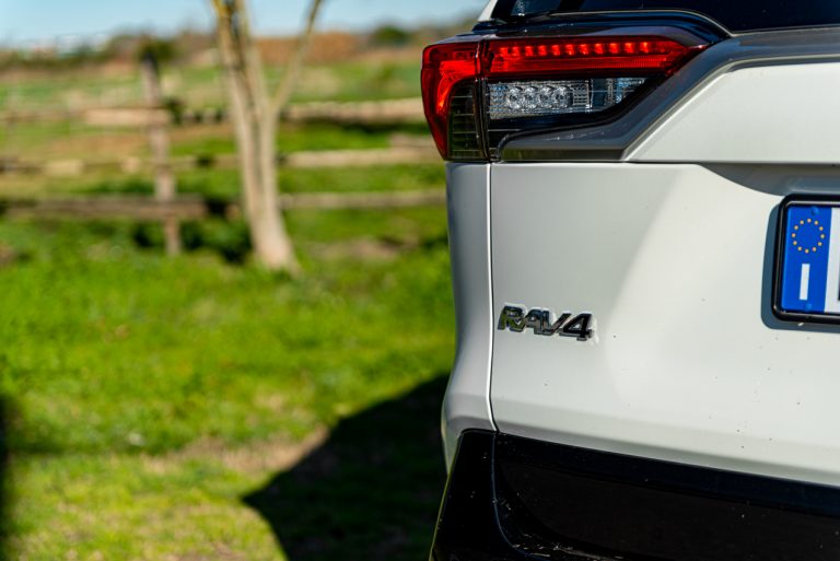 Toyota Rav4 2.5 HV Style: la prova su strada
