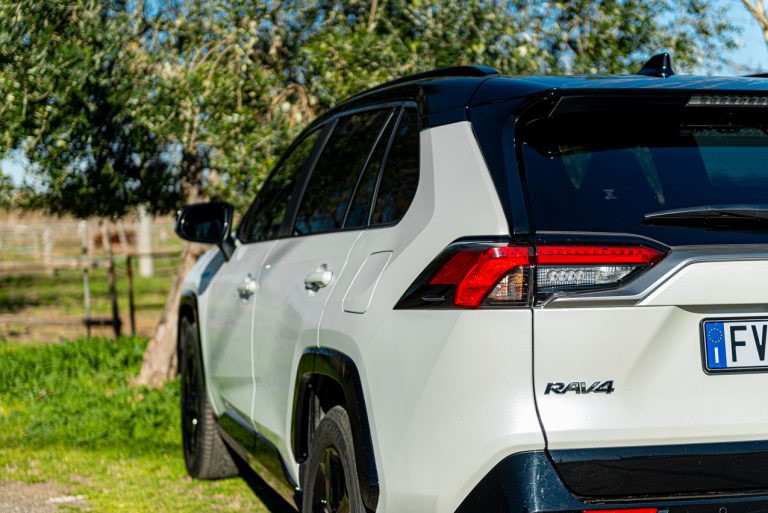 Toyota Rav4 2.5 HV Style: la prova su strada