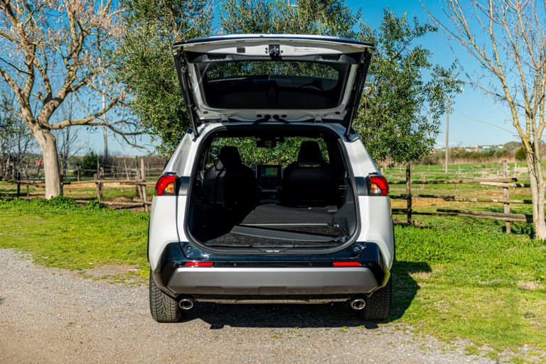 Toyota Rav4 2.5 HV Style: la prova su strada