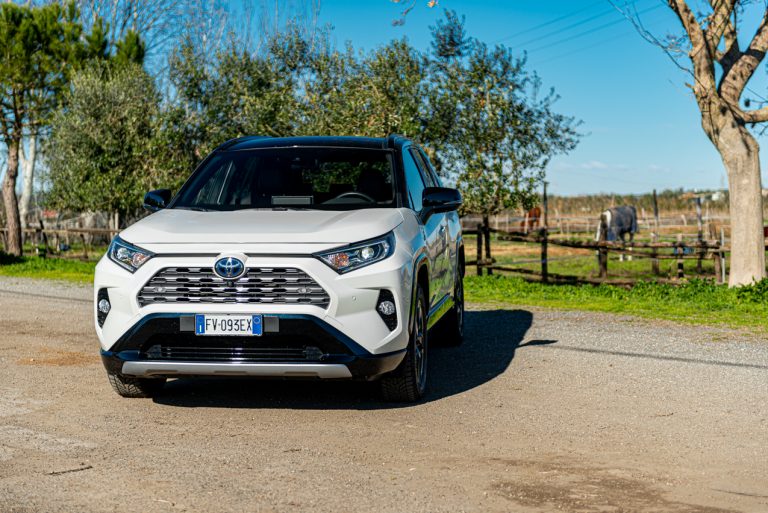 Toyota Rav4 2.5 HV Style: la prova su strada