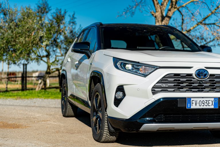 Toyota Rav4 2.5 HV Style: la prova su strada