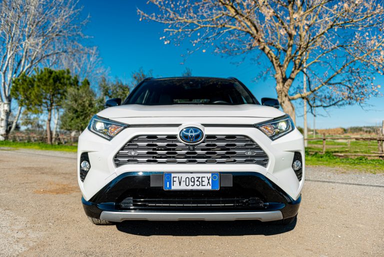 Toyota Rav4 2.5 HV Style: la prova su strada