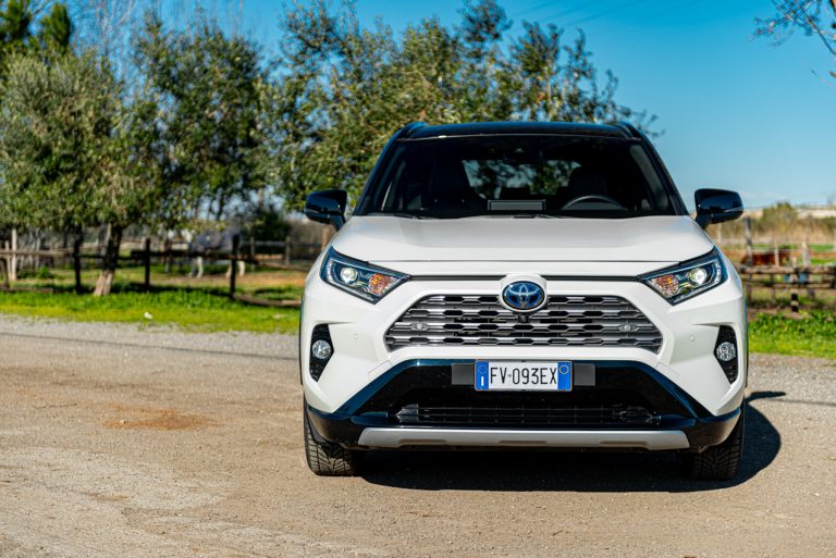 Toyota Rav4 2.5 HV Style: la prova su strada