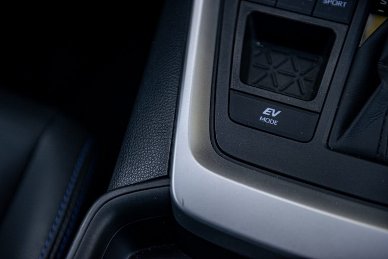 Toyota Rav4 2.5 HV Style: la prova su strada
