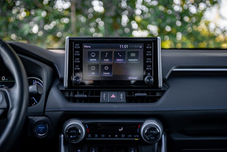 Toyota Rav4 2.5 HV Style: la prova su strada