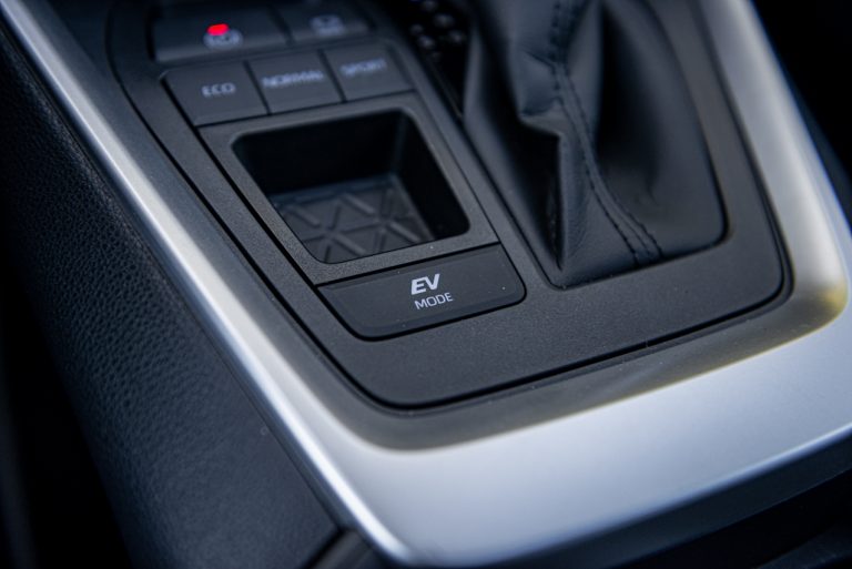 Toyota Rav4 2.5 HV Style: la prova su strada