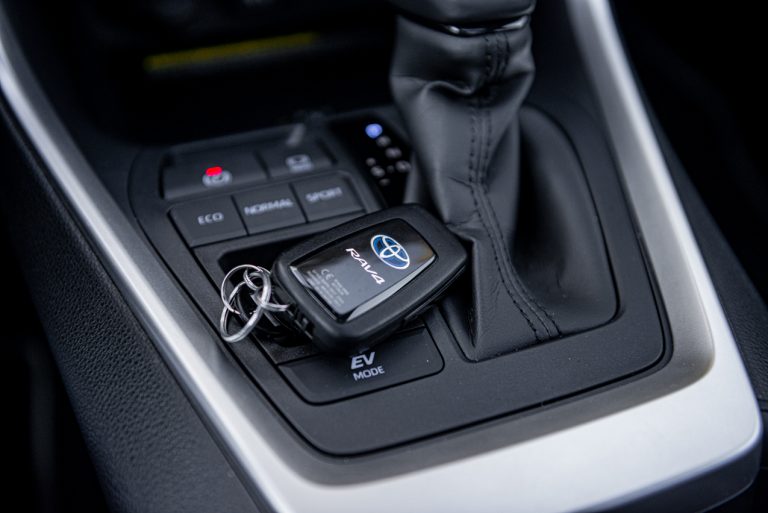 Toyota Rav4 2.5 HV Style: la prova su strada