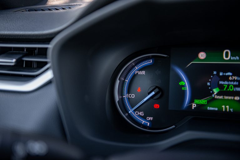 Toyota Rav4 2.5 HV Style: la prova su strada