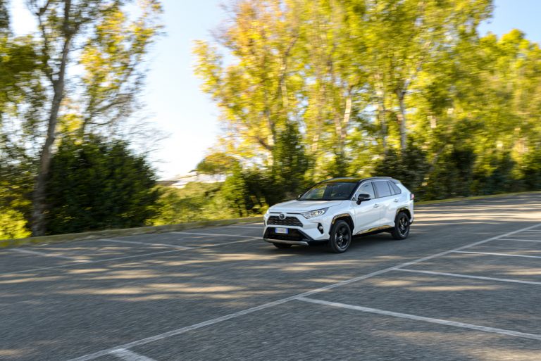 Toyota Rav4 2.5 HV Style: la prova su strada