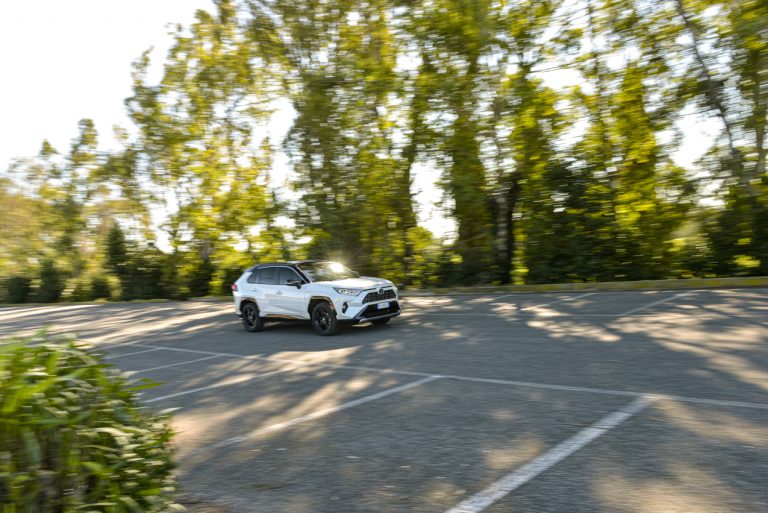 Toyota Rav4 2.5 HV Style: la prova su strada