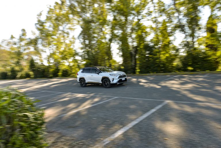 Toyota Rav4 2.5 HV Style: la prova su strada