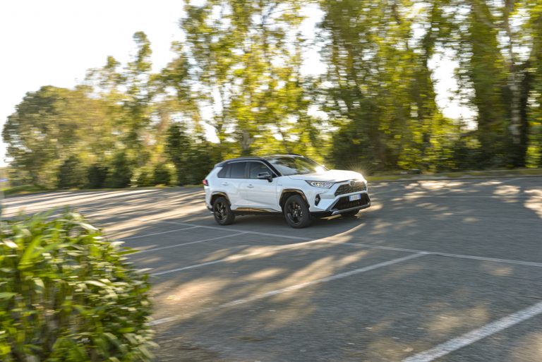 Toyota Rav4 2.5 HV Style: la prova su strada