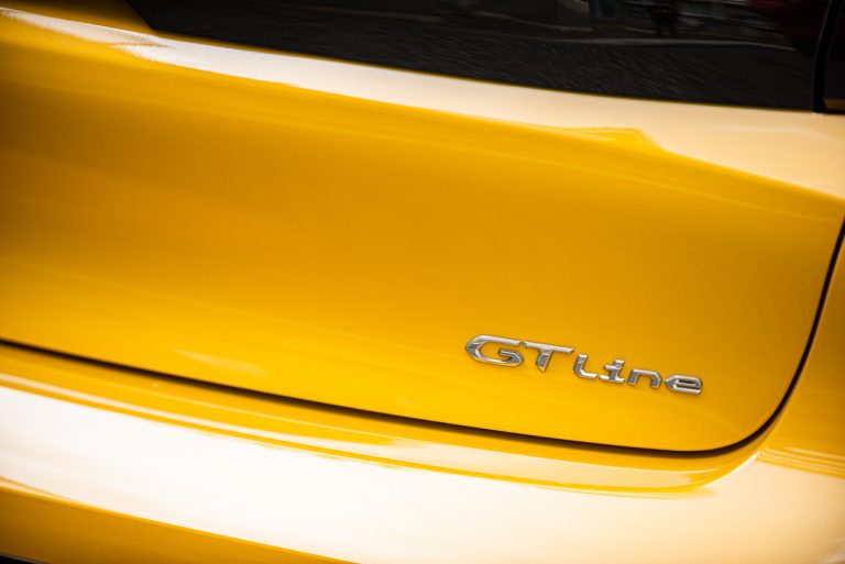 Peugeot 208 1.2 PureTech e 1.5 BlueHDi: la prova su strada