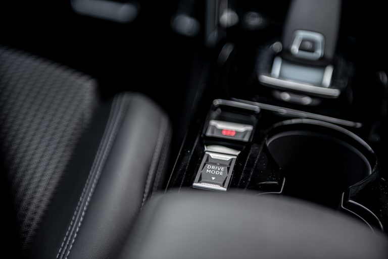 Peugeot 208 1.2 PureTech e 1.5 BlueHDi: la prova su strada