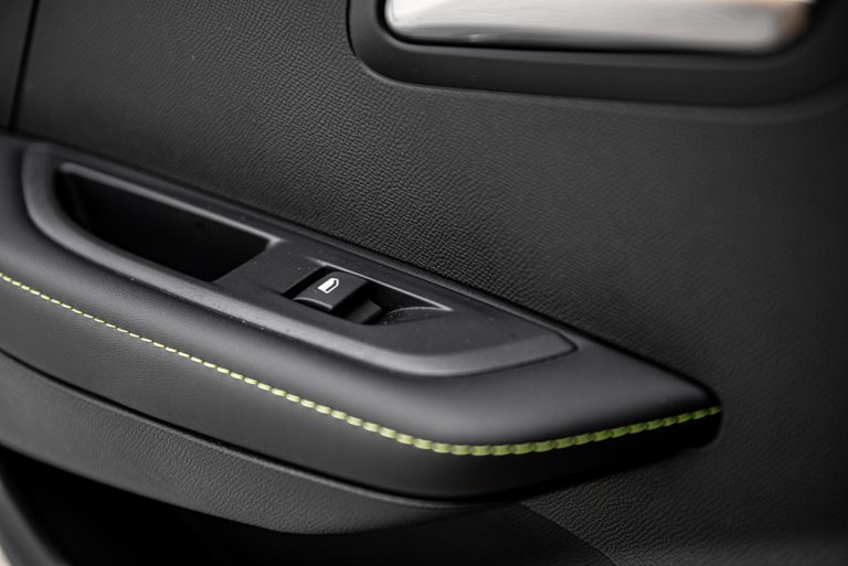 Peugeot 208 1.2 PureTech e 1.5 BlueHDi: la prova su strada