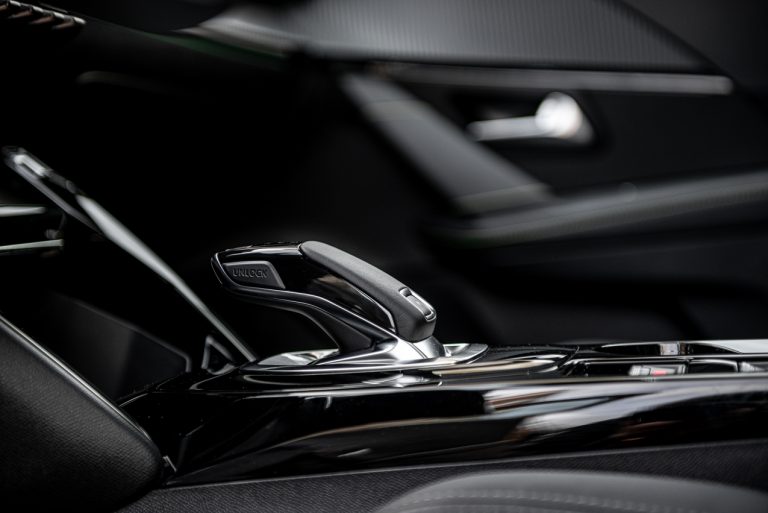 Peugeot 208 1.2 PureTech e 1.5 BlueHDi: la prova su strada