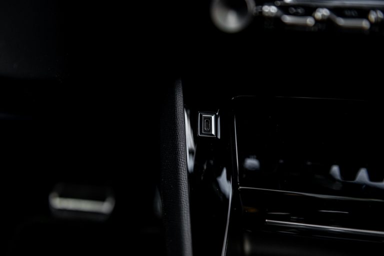 Peugeot 208 1.2 PureTech e 1.5 BlueHDi: la prova su strada