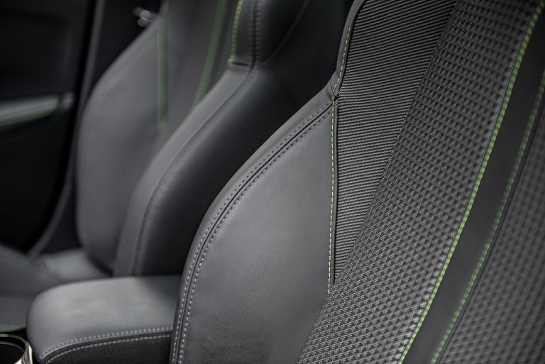 Peugeot 208 1.2 PureTech e 1.5 BlueHDi: la prova su strada
