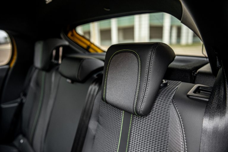 Peugeot 208 1.2 PureTech e 1.5 BlueHDi: la prova su strada