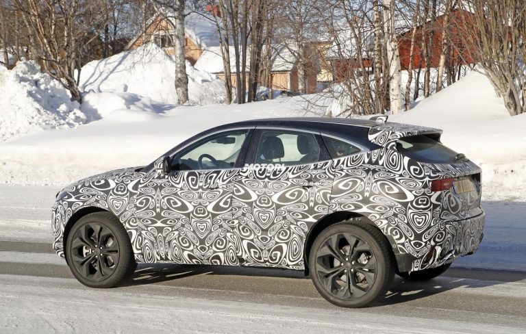 Jaguar E-Pace Restyling, le foto spia