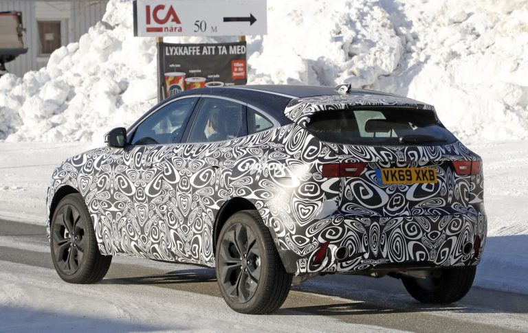 Jaguar E-Pace Restyling, le foto spia