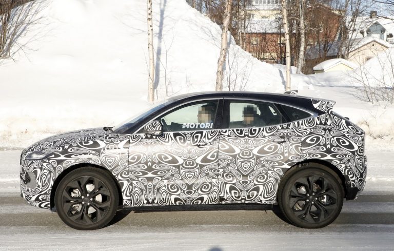 Jaguar E-Pace Restyling, le foto spia