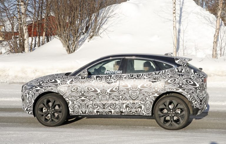 Jaguar E-Pace Restyling, le foto spia