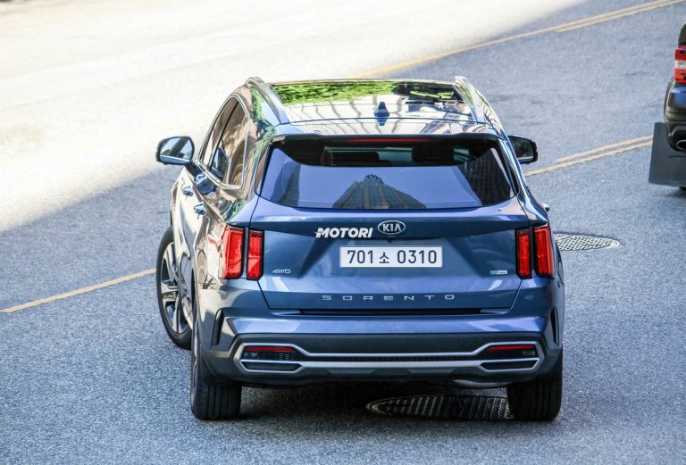 KIA Sorento 2021: le foto spia