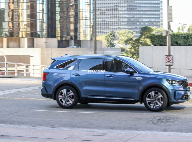 KIA Sorento 2021: le foto spia